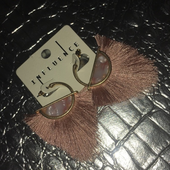 Pink dusty rose fringe earrings - Picture 2 of 4